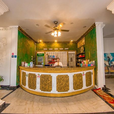 Le Casablanca Hotel Phnom-Penh Buitenkant foto