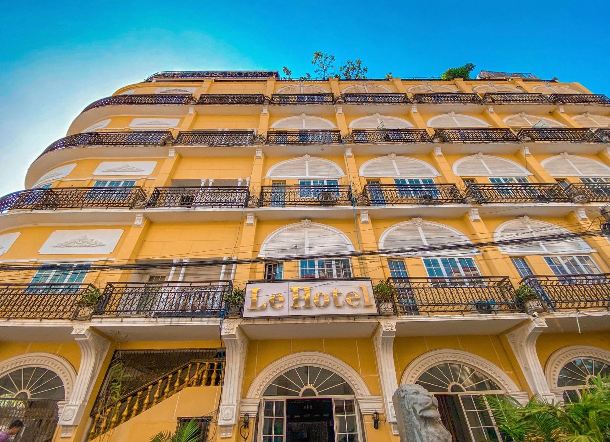 Le Casablanca Hotel Phnom-Penh Buitenkant foto
