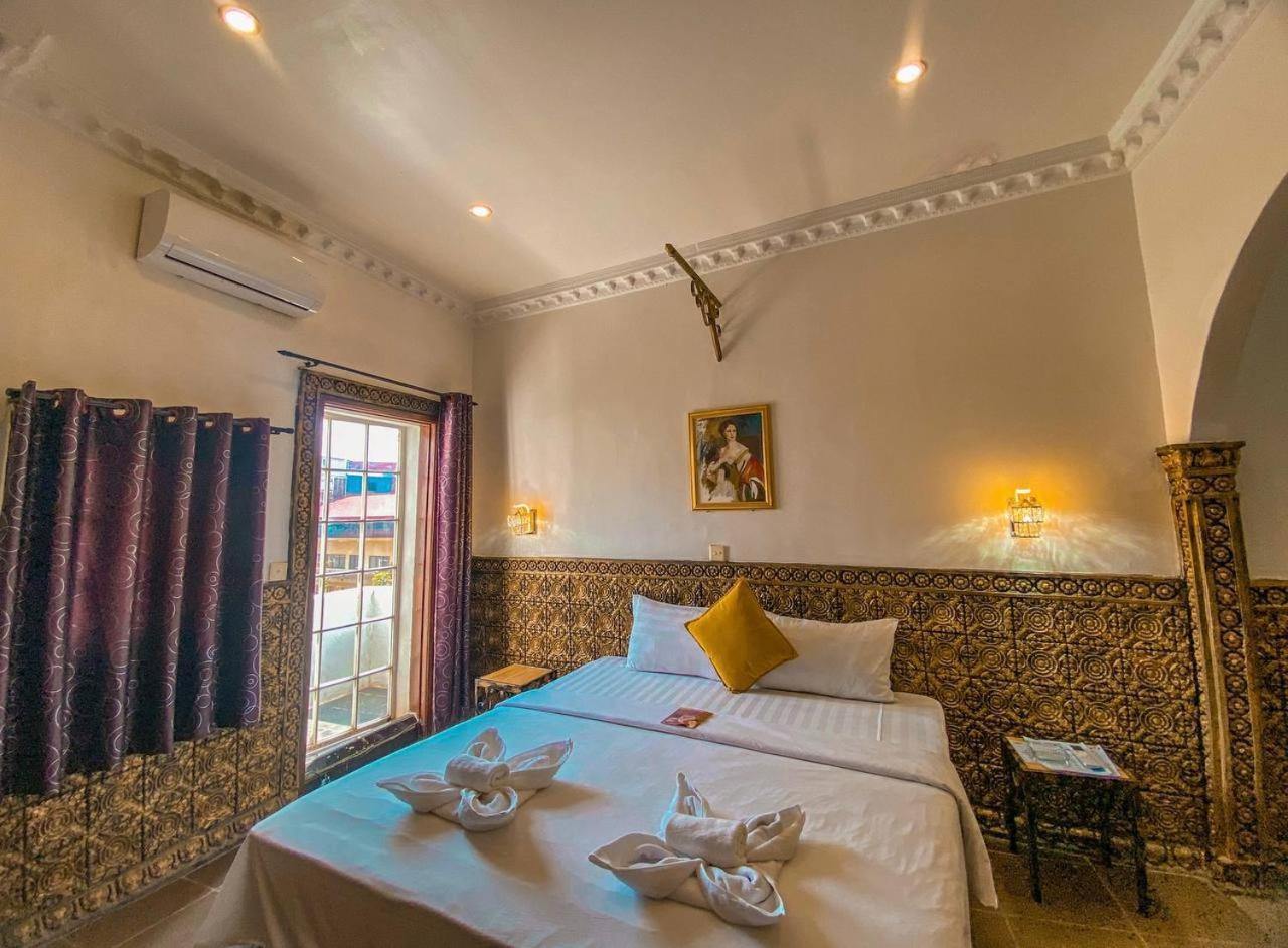 Le Casablanca Hotel Phnom-Penh Buitenkant foto