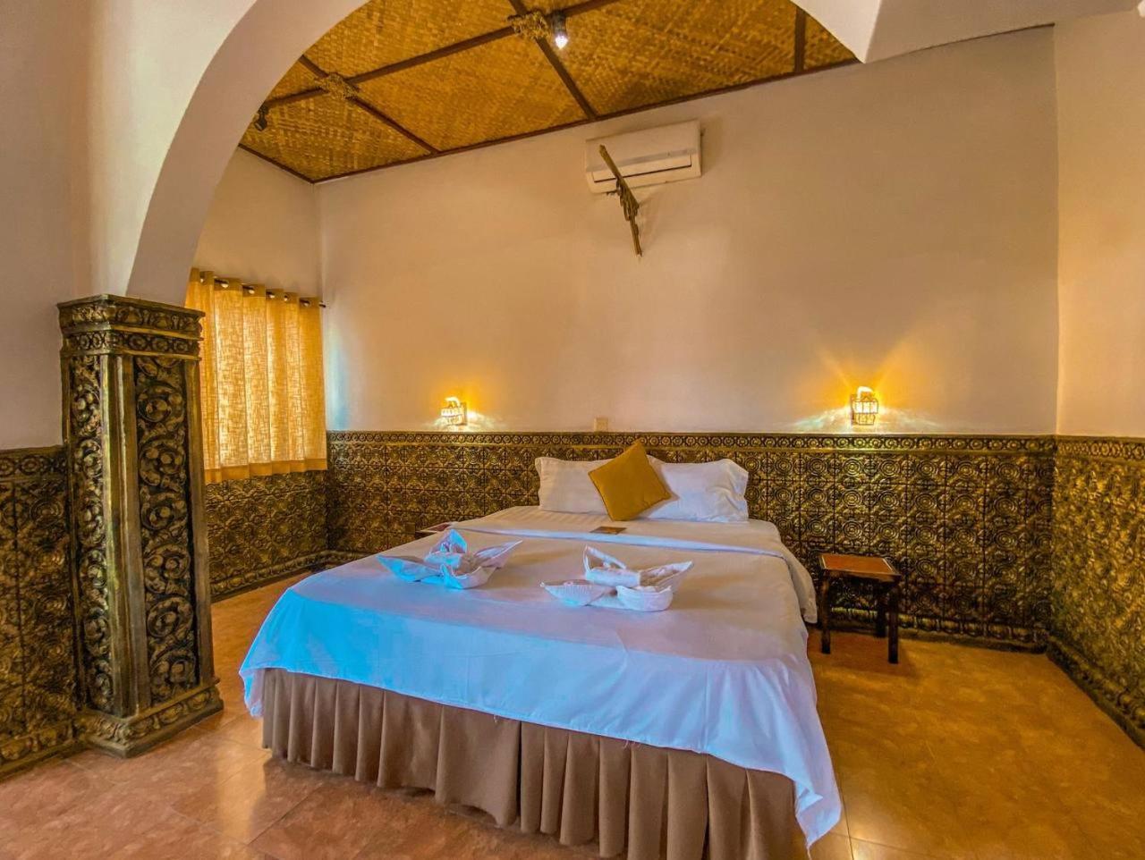 Le Casablanca Hotel Phnom-Penh Buitenkant foto