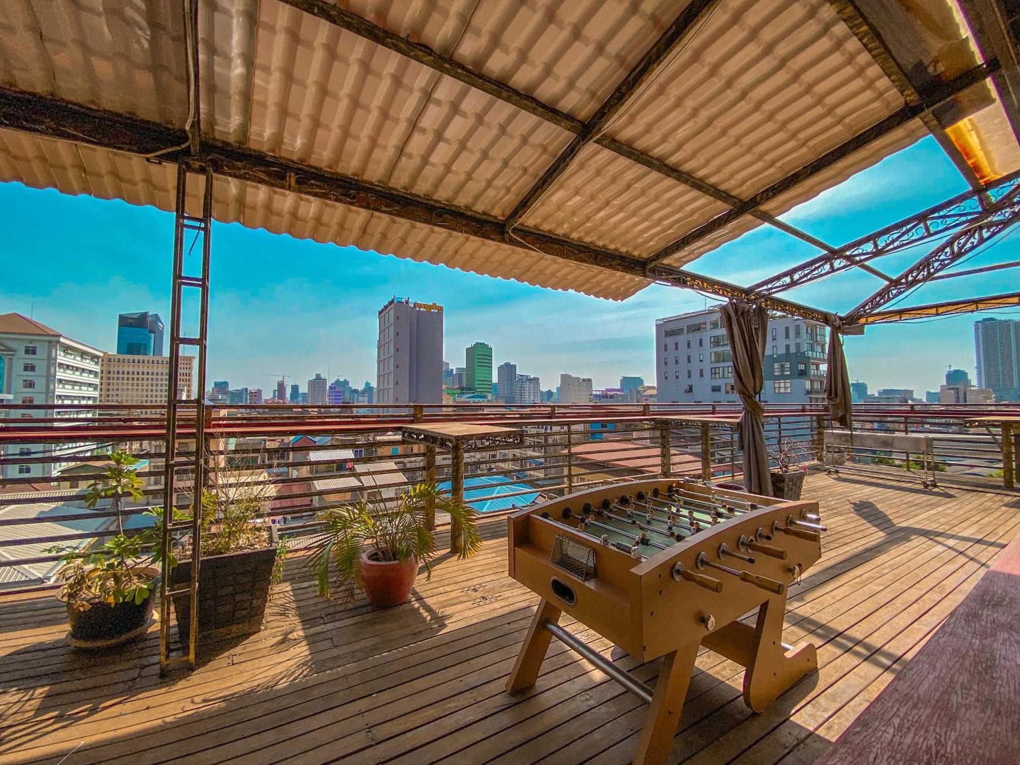 Le Casablanca Hotel Phnom-Penh Buitenkant foto
