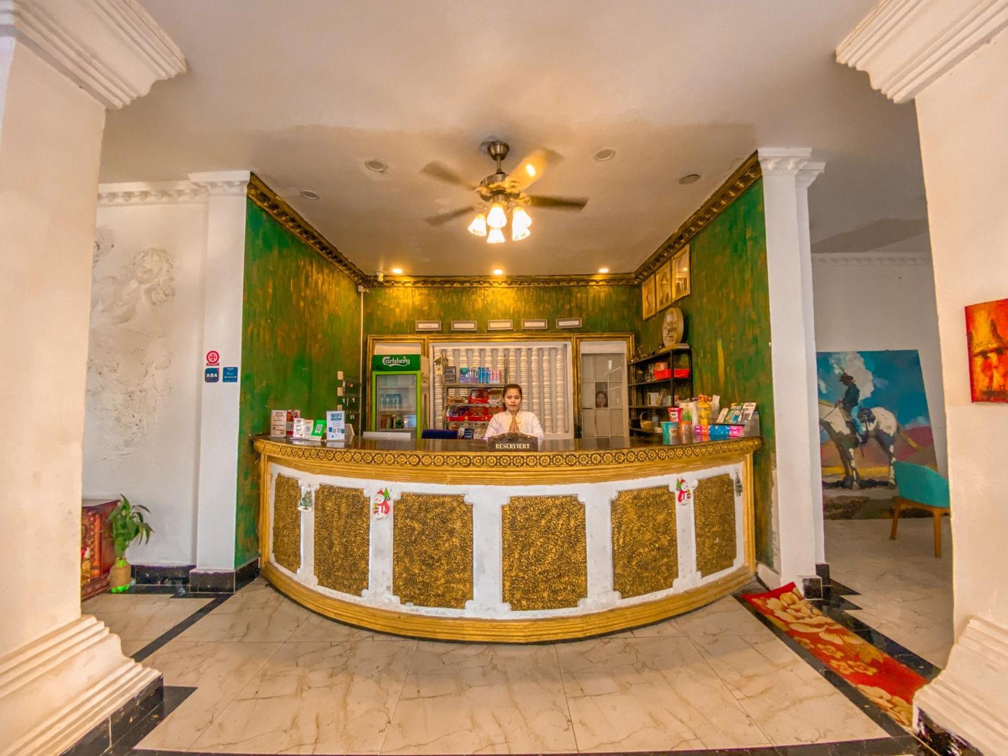 Le Casablanca Hotel Phnom-Penh Buitenkant foto