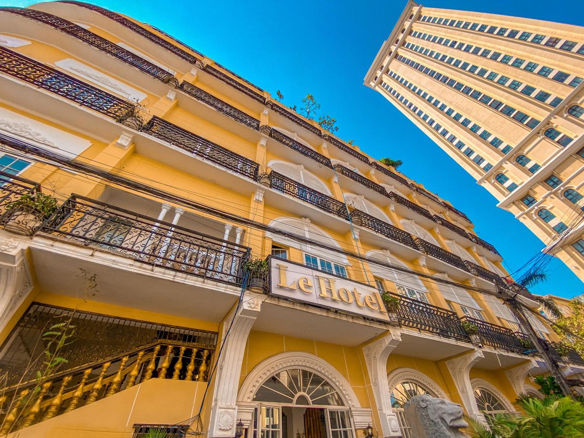 Le Casablanca Hotel Phnom-Penh Buitenkant foto